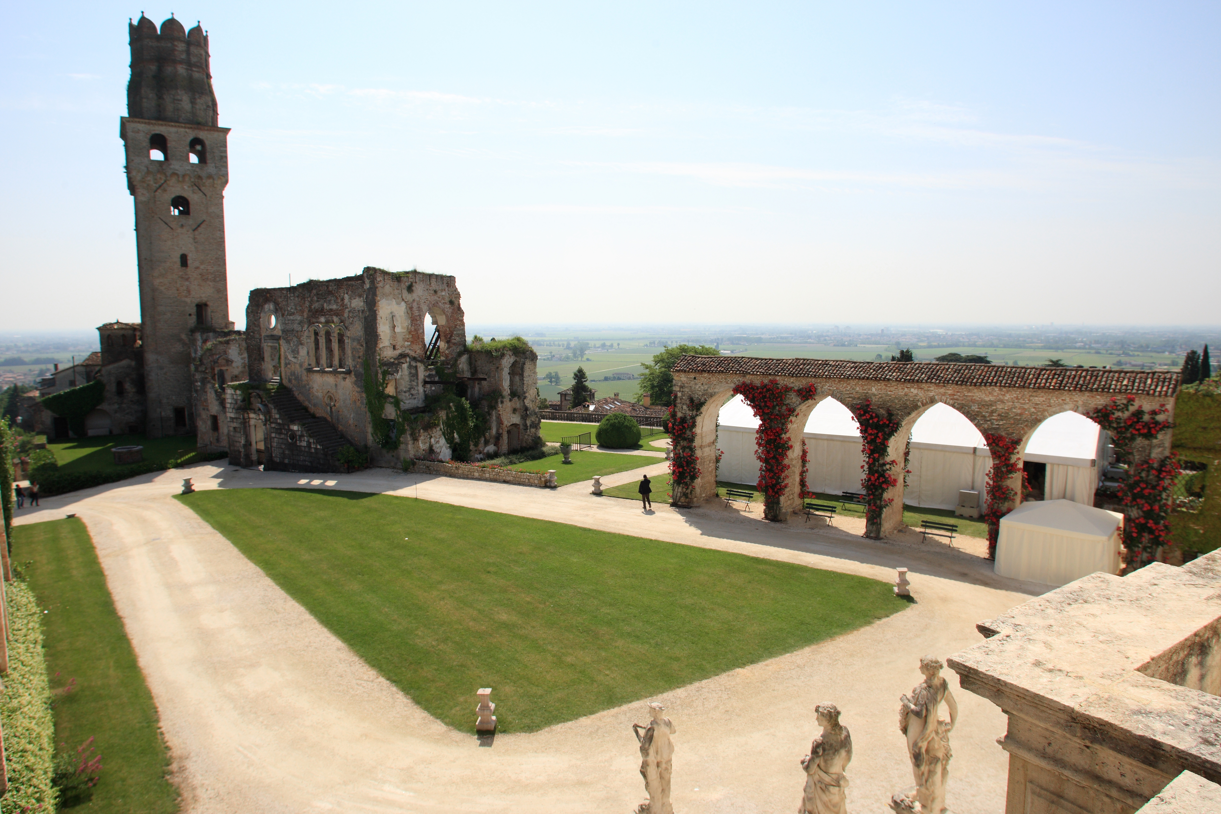 Castello San Salvatore scorcio